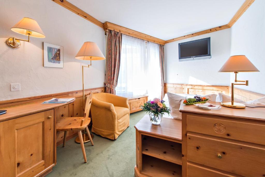 Quadratscha Alpenhotel Samedan Pokoj fotografie
